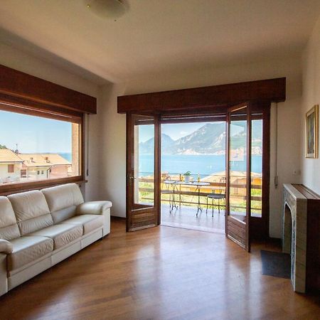 Villa Diana - Terrazza Sul Lago Assenza di Brenzone Dış mekan fotoğraf